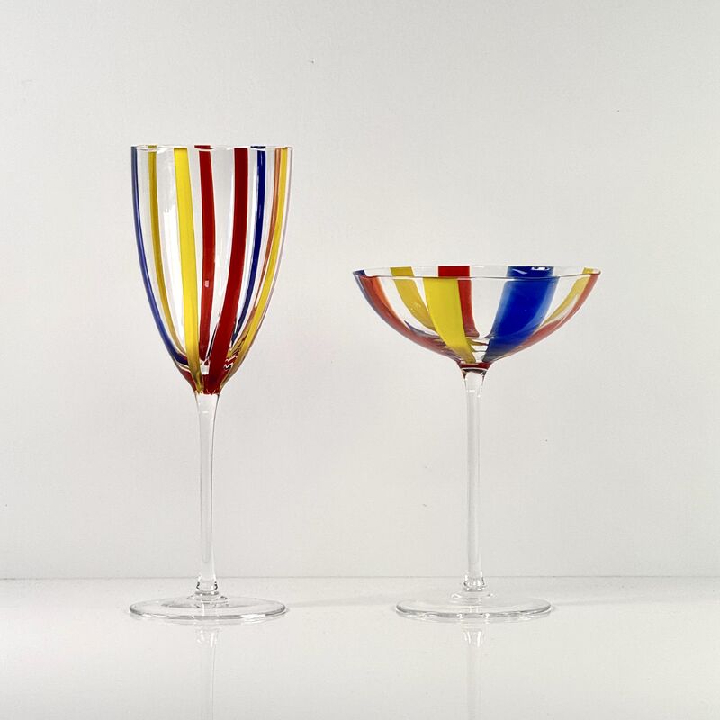 Качество Hand Blown Art Glass Goblet & Coupe Glass Set, Vibrant Red Yellow Blue Vertical Cane Stripes Murano Style Stemmed Wine & Martini Glasses for Bar, Party & Gift фабрика