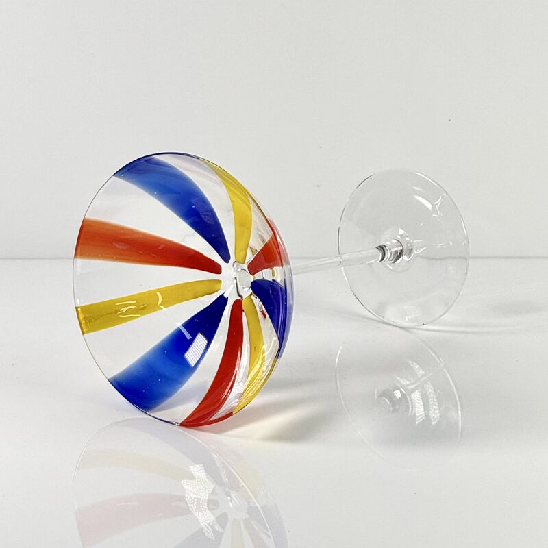 Качество Hand Blown Art Glass Goblet & Coupe Glass Set, Vibrant Red Yellow Blue Vertical Cane Stripes Murano Style Stemmed Wine & Martini Glasses for Bar, Party & Gift фабрика