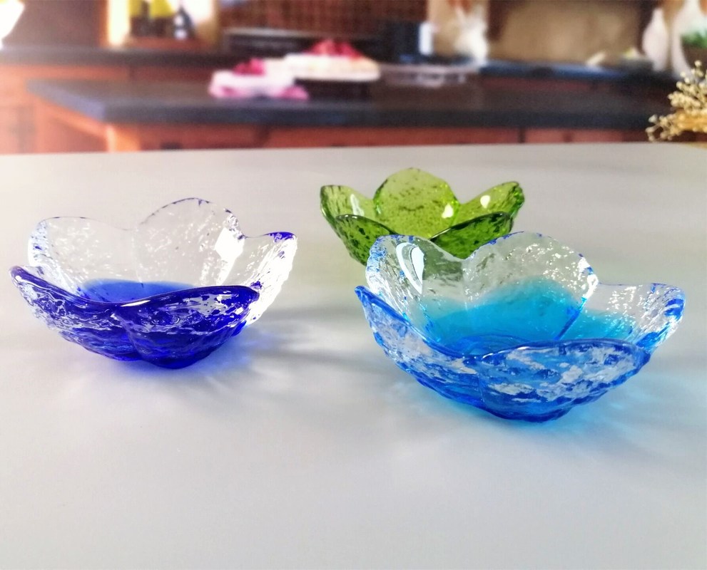 качество Внутри салат из вишневого соуса завод