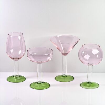 Качество Hand Blown Borosilicate Stemmed Wine & Cocktail Glass Set, Pink Bowl with Green Hollow Stem Base, Colored Spray Tinted Art Goblets for Bar, Wedding & Table Decor фабрика
