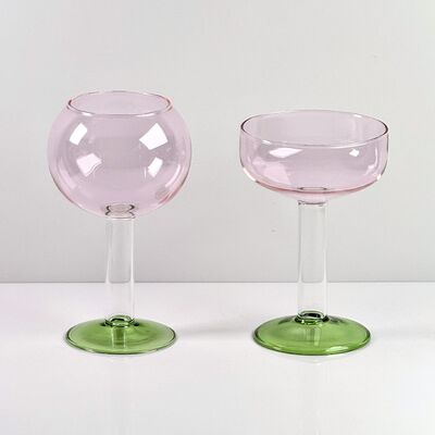 Качество Hand Blown Borosilicate Stemmed Wine & Cocktail Glass Set, Pink Bowl with Green Hollow Stem Base, Colored Spray Tinted Art Goblets for Bar, Wedding & Table Decor фабрика