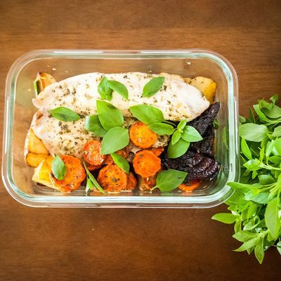 качество Боросиликатные прессованные стеклянные коробки с закрывающимися крышками завод