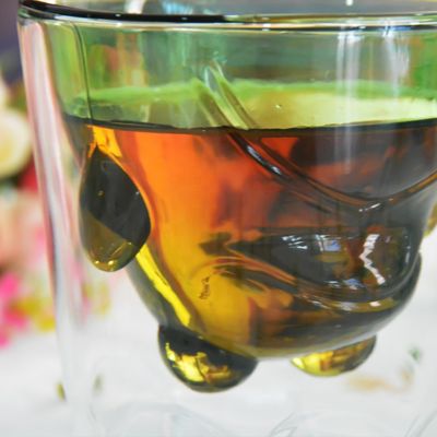 качество Зелёные боросиликатные двуслойные цветные бокалы для питья завод