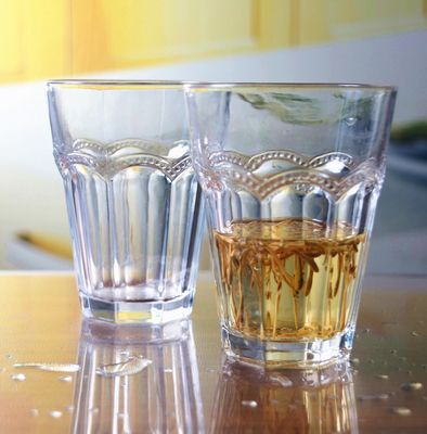 качество Бесстопная выгравированная многогранная тангенсная стеклянная бутылка 10 унций завод