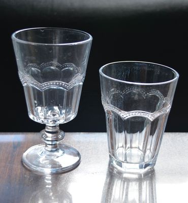 качество Бесстопная выгравированная многогранная тангенсная стеклянная бутылка 10 унций завод