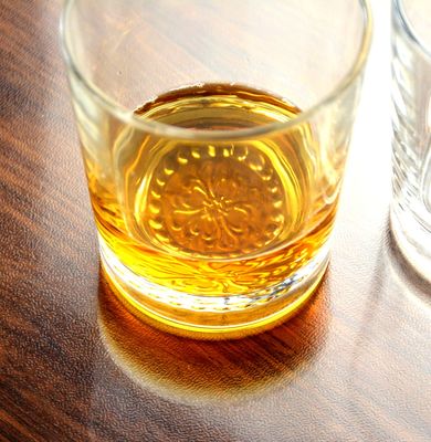 качество Оптовая конфигурация бутылки для питья на заказ цветочный рисунок с рельефным изображением двойной старинной стальной чашки завод