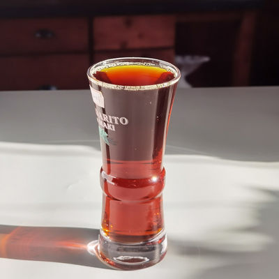 качество Коктейль для питья с высоким баллом, кристаллические бокалы с цветовым логотипом. завод